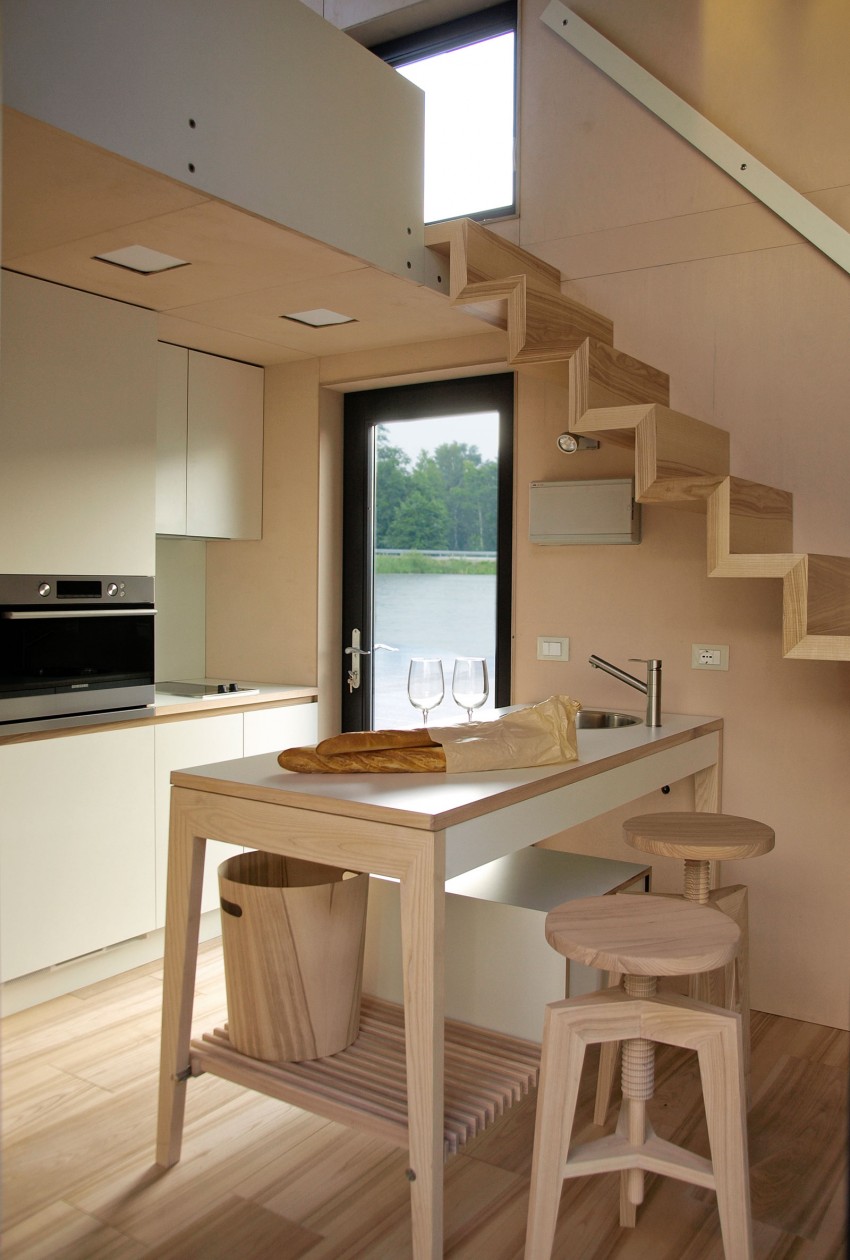 Amazing-Use-of-Limited-Space-in-the-Esclice-Mobile-Home-11-850x1260